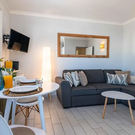 Апартаменты Downtown Rooftop 1 Bedroom