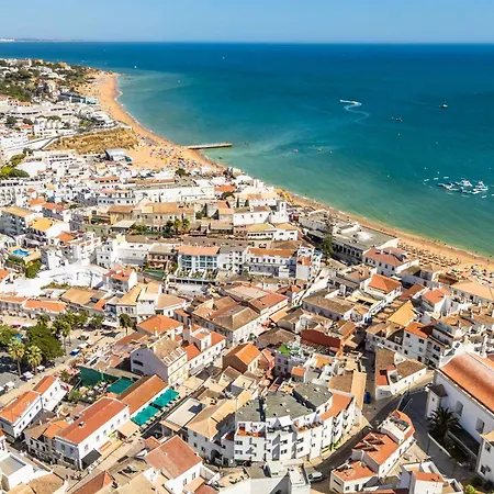 Апартаменты Downtown Rooftop 1 Bedroom